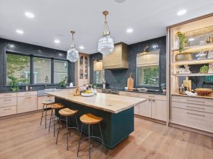 Custom Kitchen Cabinets