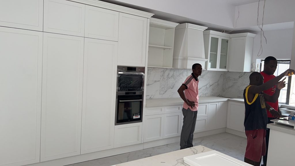 stuya kitchen cabients