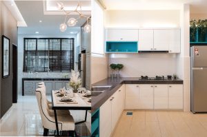 Freestanding vs Built-In Custom Kitchen Islands