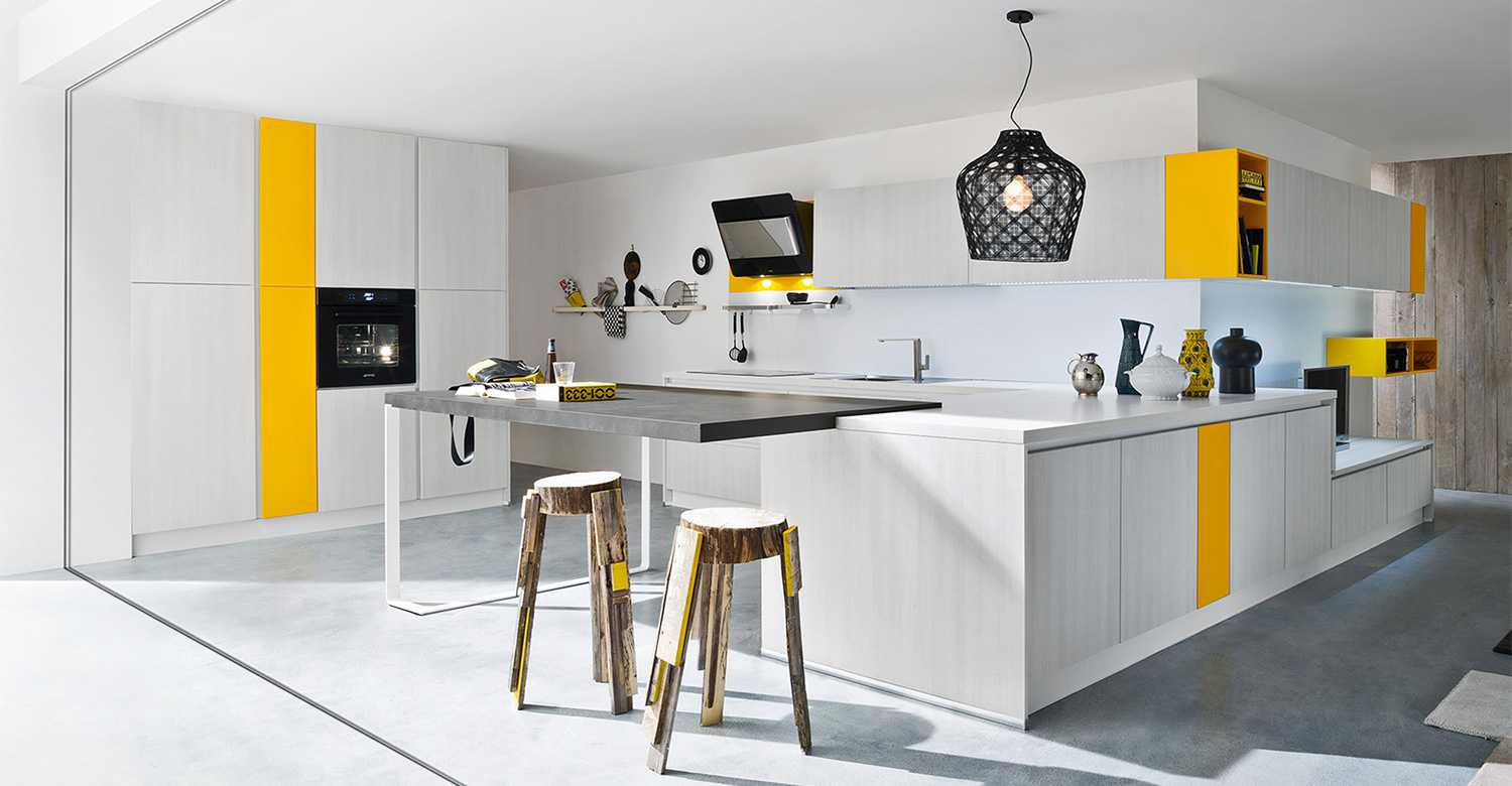 Modern Beige Kitchen Cabinets